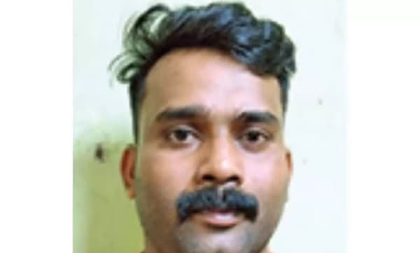 തുണി വില്‍പ്പനയുടെ മറവില്‍ അനധികൃത മദ്യം വിറ്റു: യുവാവ് പിടിയില്‍ 