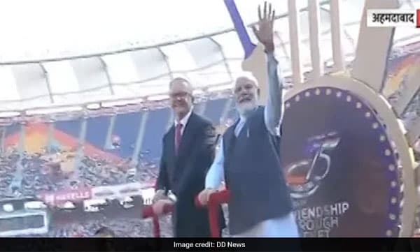 നാലാം ടെസ്റ്റ്; ടോസിട്ട് മോദി; ബാറ്റിംഗ് തിരഞ്ഞെടുത്ത് ഓസ്‌ട്രേലിയ