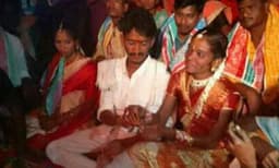 ക്ഷണക്കത്തില്‍ ഒന്നല്ല... രണ്ട്......! രണ്ട് യുവതികള്‍ക്ക് താലി ചാര്‍ത്തി യുവാവ്, വിവാഹത്തിന് മുന്‍പേ രണ്ട് പേരിലും കുട്ടികള്‍