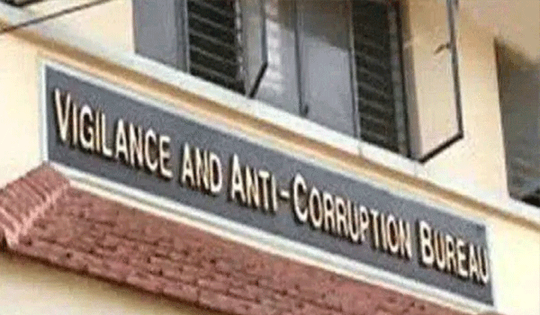 വിജിലന്‍സ് അന്വേഷണം നേരിടുന്ന ഐ.പി.എസ് ഉദ്യോഗസ്ഥരുടെ പട്ടികയില്‍ വിജിലന്‍സ് ഡയറക്ടറും