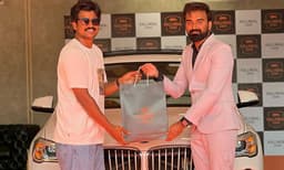 പുതിയ യാത്രകള്‍ക്കായി ബിഎംഡബ്യുവിന്റെ ചെറു എസ്യുവി കൂടെക്കൂട്ടി ലുക്മാന്‍ അവറാന്‍
