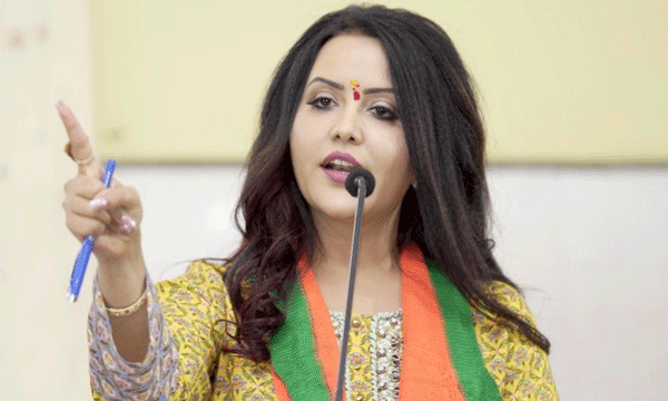 അച്ഛനെ കേസില്‍ രക്ഷിക്കാന്‍ കൈക്കൂലി ഒരുകോടി...! പരിചയക്കാരിയെ കുടുക്കി മഹാരാഷ്ട്ര ഉപമുഖ്യമന്ത്രിയുടെ ഭാര്യ
