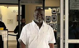 ചെയ്യാത്ത കുറ്റത്തിന് ശിക്ഷിക്കപ്പെട്ടത് 400 വര്‍ഷം ; 34 വര്‍ഷം ജയിലില്‍ കിടന്ന ശേഷം മോചിപ്പിച്ചു ; ആദ്യം പറഞ്ഞത് അമ്മയെ കാണണമെന്ന് 