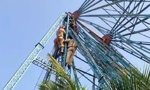 വടകരയില്‍ യന്ത്ര ഊഞ്ഞാലില്‍ കുടുങ്ങിയ തൊഴിലാളിയെ രക്ഷപ്പെടുത്തി
