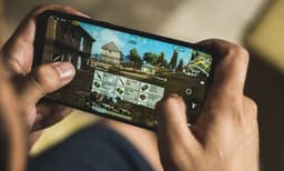 ഉറങ്ങാതെ ​ഗെയിം കളിച്ച മകനെക്കൊണ്ട് ശിക്ഷയായി 17 മണിക്കൂർ നിർത്താതെ ​ഗെയിം കളിപ്പിച്ച് അച്ഛൻ
