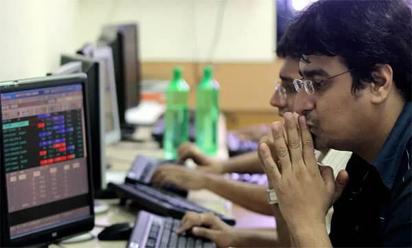 ലോകവ്യാപകമായി ഓഹരി വിപണിയില്‍ തകര്‍ച്ച; ഇന്ത്യയിലും ഇടിവ്