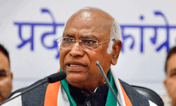 പ്രതിപക്ഷ നേതാക്കള്‍ക്ക് ഇഡിയും - സിബിഐയും ; ചോക്‌സിയ്ക്ക് ഇന്റര്‍പോള്‍ പോലുമില്ല; കേന്ദ്രസര്‍ക്കാരിനെ വിമര്‍ശിച്ച് ഖാര്‍ഗേ