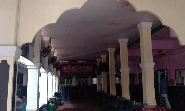 മലപ്പുറത്തെ ക്ഷേത്രഭിത്തിയില്‍ പച്ചനിറം അടിച്ചു ; ഹിന്ദു ഐക്യവേദി എതിര്‍ത്തതോടെ ഐവറിയായി മാറ്റി പെയ്ന്റ് ചെയ്തു