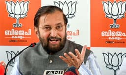 54 കോടിക്ക് സോൺടയ്ക്ക് കരാർ, ഉപകരാർ 22 കോടിക്ക്; 32 കോടി ആരുടെ പോക്കറ്റിൽ? അന്വേഷണം വേണമെന്ന് BJP
