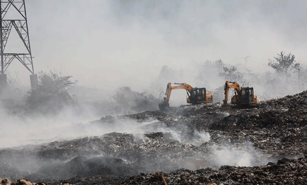തീ പൂര്‍ണമായും അണച്ചു; ബ്രഹ്മപുരത്ത് അഗ്നിശമന സേന തുടരുന്നു