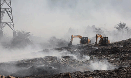 തീ പൂര്‍ണമായും അണച്ചു; ബ്രഹ്മപുരത്ത് അഗ്നിശമന സേന തുടരുന്നു