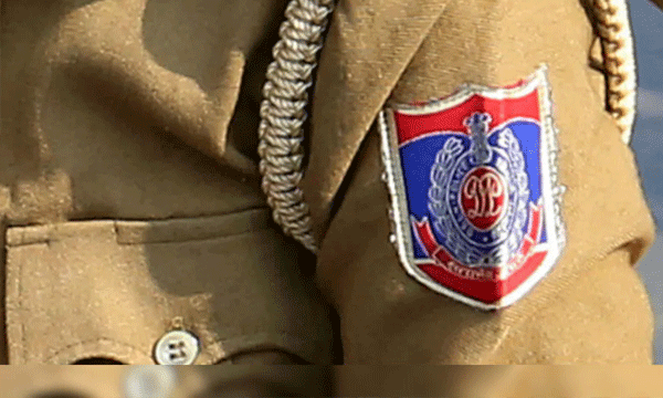 മുഖ്യമന്ത്രിയുടെയും പോലീസ് ഉന്നതരുടെയും ഫോണുകളില്‍ നിന്നും കോളുകള്‍ ; ലോക്‌സഭാ സീറ്റ് നല്‍കാമെന്ന് പറഞ്ഞ് രാഷ്ട്രീയക്കാരനില്‍ നിന്നും തട്ടിയത് 50 ലക്ഷം