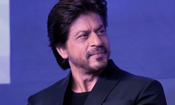 പത്താന്റെ വിജയാഘോഷത്തില്‍ ഷാരൂഖ് വാങ്ങിയത് കേട്ടാല്‍ ഞെട്ടും ; തെരുവിലിറക്കിയത് 10 കോടിയുടെ റോള്‍സ് റോയ്‌സ് കള്ളിനന്‍ 