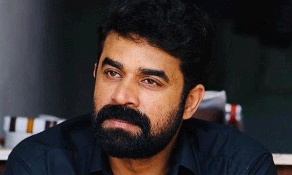 നഗ്‌നവീഡിയോ റെക്കോഡ് ചെയ്തു; അതു ലീക്ക് ചെയ്തു തന്റെ സിനിമാ ജീവിതം തകര്‍ക്കുമെന്നു ഭീഷണിപ്പെടുത്തി; നിര്‍മ്മാതാവ് വിജയ് ബാബുവിനെതിരേ ഗുരുതര ആരോപണവുമായി യുവനടി