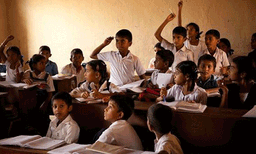 സ്‌കൂളുകളില്‍ കുട്ടികളുടെ ഫോട്ടോ വച്ചുള്ള പരസ്യബോര്‍ഡുകള്‍ക്ക് വിലക്കേര്‍പ്പെടുത്തി ബാലവകാശ കമ്മീഷന്‍