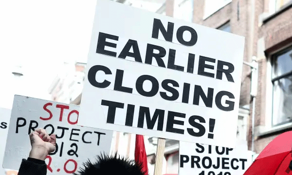 ലൈംഗികത്തൊഴില്‍ പുലര്‍ച്ചെ 3 മണി വരെ മതിയെന്ന് നഗരസഭ  ; ആംസ്റ്റര്‍ഡാമില്‍ ലൈംഗികത്തൊഴിലാളികള്‍ പ്രതിഷേധത്തിലേക്ക് 