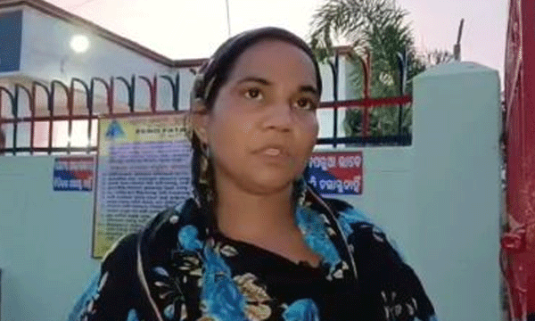 ഫേസ്ബുക്കിലൂടെ പരിചയപ്പെട്ട ഫ്രണ്ട് പറ്റിച്ചു, ഒന്നരലക്ഷം പോയി ; നാലു മക്കളുള്ള വീട്ടമ്മയെ ഭര്‍ത്താവ് ഫോണിലൂടെ മൊഴി ചൊല്ലി...!!