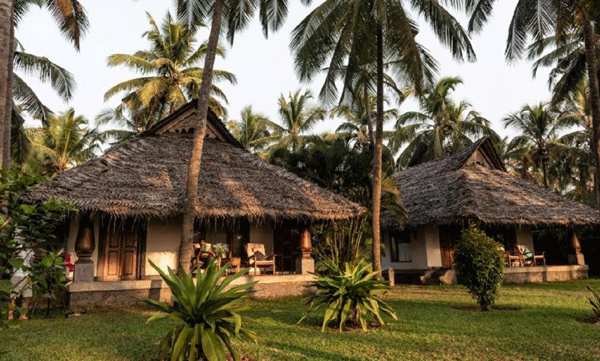 വിഷു ആഘോഷിക്കുന്നതിനിടെ  പടക്കം പൊട്ടി റിസോര്‍ട്ടിന് തീപിടിച്ചു; ആളപായമില്ല