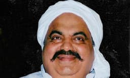 യുപിയിലെ ആദ്യ ഗ്യാങ്സ്റ്റര്‍, വര്‍ഷങ്ങള്‍ ഉണങ്ങാത്തതെ നിന്ന ചോരപ്പാടുകള്‍, പ്രയാഗ്‌രാജിലെ അധോലോകം, പ്രബലനായ രാഷ്ട്രീയനേതാവ്; ആരായിരുന്നു അതിഖ് അഹമ്മദ് ?