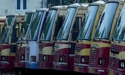 കെഎസ്ആർടിസി രണ്ടാം ഗഡു ശമ്പളം വൈകുന്നതിൽ പ്രതിഷേധിച്ച്  ; ഇന്ന്  സംയുക്ത തൊഴിലാളി പ്രതിഷേധം