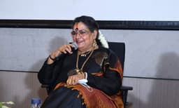 750 രൂപ മാസശമ്പളത്തിന് നൈറ്റ് ക്ലബ്ബില് പാടാന് പോയി, സിനിമയിലേക്ക് അവസരം ലഭിക്കുന്നത് അങ്ങനെ- ഉഷ ഉതുപ്പ്