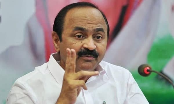 
പ്രതിപക്ഷ നേതാവിന്റെ പഴ്‌സണല്‍ സ്റ്റാഫിന് നിയമസഭാ സെക്രട്ടേറിയറ്റിന്റെ നോട്ടീസ്; ഭീഷണി വേണ്ടെന്ന് വി.ഡി സതീശന്‍