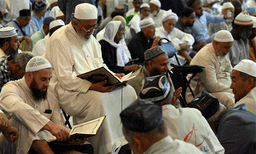 അഞ്ച് ഗൾഫ് രാജ്യങ്ങളിൽ ഇന്ന് ചെറിയ പെരുന്നാൾ ; മാസപ്പിറവി കാണാത്തതിനാൽ ഒമാനിൽ നാളെ