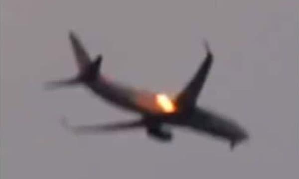 പക്ഷി വന്നിടിച്ചതിനെ തുടര്‍ന്നു വിമാനത്തില്‍ തീ ഉയര്‍ന്നു, അടിയന്തിരമായി ലാന്റ് ചെയ്തതിനാല്‍ വന്‍ അപകടം ഒഴിവായി
