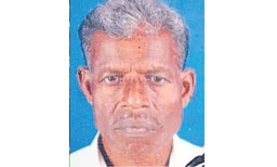 ട്രെയിന്‍ തട്ടി തെറിച്ചുപോയി, വീണത് എഞ്ചിന്റെ മുന്‍ഭാഗത്തെ കൂര്‍ത്ത കമ്പിയില്‍ ; വയറ്റിലൂടെ കമ്പി തുളച്ചുകയറി വൃദ്ധന് ദാരുണാന്ത്യം