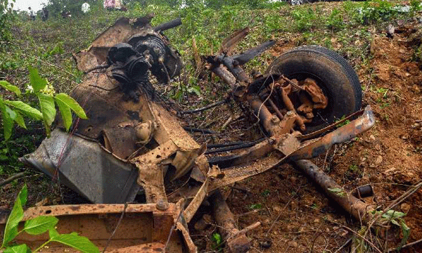 ഛത്തീസ്ഗഡില്‍ സ്‌ഫോടനം: പൊട്ടിയത് മാവോയിസ്റ്റുകള്‍ രണ്ടുമാസം മുമ്പ് സ്ഥാപിച്ച മൈന്‍ ; നിര്‍വീര്യമാക്കല്‍ പ്രക്രിയയില്‍ കണ്ടെത്താനായില്ല  