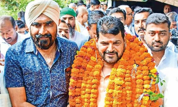 ‘നീതി വേണമെങ്കില്‍ പൊലീസിലോ കോടതിയിലോ പോകൂ... ഗുസ്തി താരങ്ങളെ അധിക്ഷേപിച്ച് ബ്രിജ് ഭൂഷണ്‍
