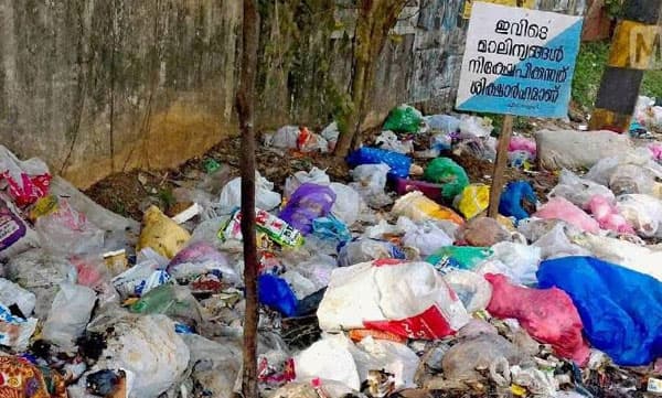 കൊച്ചിയില്‍ മാലിന്യ നീക്കം പ്രതിസന്ധിയില്‍. ഇന്നു മുതല്‍ ബ്രഹ്മപുരത്തേക്ക് ജൈവമാലിന്യം എടുക്കില്ല

