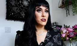 ബ്യൂട്ടീഷ്യന്‍ ജോലി വിട്ട് ഫുള്‍ടൈം മന്ത്രവാദിനിയായി ; ഇപ്പോള്‍ യുവതി മാസംതോറും ഉണ്ടാക്കുന്നത് ഏഴുലക്ഷം രൂപ