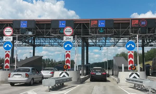 ടോള്‍ പിരിവില്‍ റെക്കോഡ് നേട്ടം ; ഒരു ദിവസം കൊണ്ട് ലഭിച്ചത് 200 കോടിയോളം രൂപ 



