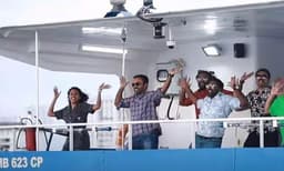 വാട്ടര്‍ മെട്രോയില്‍ ആടിത്തിമിര്‍ത്ത് ബാബുരാജും കൂട്ടരും; വീഡിയോ
