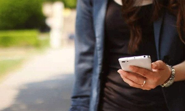 ഫുഡ് ഡെലിവറി ആപ്പിലൂടെ ബാങ്ക് അക്കൗണ്ട് വിവരങ്ങള്‍ ചോര്‍ത്തി യുവതിയുടെ പണം തട്ടിയതായി പരാതി 