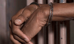 12 വയസ്സുള്ള പെണ്‍കുട്ടിയ്ക്ക് ആദ്യമായി മാസമുറവന്നു ; രക്തക്കറ കണ്ട് അവിഹിതബന്ധമെന്ന് തെറ്റിദ്ധരിച്ച് സഹോദരന്‍ കൊലപ്പെടുത്തി