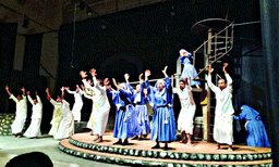 കന്യാസ്ത്രീ മഠങ്ങളെ മനഃപൂര്‍വം അപമാനിക്കുന്നെന്ന് ക്രൈസ്തവ സഭകള്‍ ; മന്ത്രി സജി ചെറിയാന്റെ വിമര്‍ശനവും ; വിവാദനാടകം 'കക്കുകളി' അവതരണം നിര്‍ത്തി