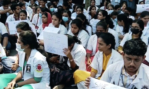 പി ജി ഡോക്ട‍ര്‍മാര്‍ സമരം ഭാഗികമായി പിൻവലിച്ചു; ഒ പി ബഹിഷ്കരണം തുടരും