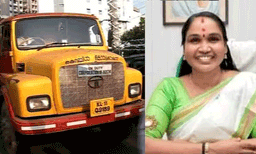 ​ തൃക്കാക്കരയില്‍ നിന്നും മാലിന്യങ്ങള്‍ കൊണ്ടുപോകണം ;  മാലിന്യവണ്ടികള്‍ തടഞ്ഞു നഗരസഭ ചെയർപേഴ്സണ്‍