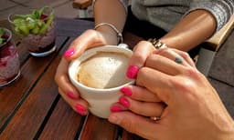 'ബ്രാഹ്മിണ്‍ പെണ്‍കുട്ടി'; ഡേറ്റിംഗ് ആപ്പിലെ ആവശ്യത്തിനു പുറമെ സാമൂഹിക മാധ്യമത്തില്‍ ചൂടന്‍ ജാതി ചര്‍ച്ചകള്‍

