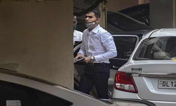 ഷാരൂഖ് ഖാനില്‍ നിന്ന് പണം തട്ടാന്‍ ശ്രമിച്ചുവെന്ന കേസ്; സമീര്‍ വാങ്കഡെയുടെ അറസ്റ്റ് ജൂണ്‍ 8 വരെ തടഞ്ഞു
