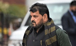 ഗുസ്തി താരങ്ങള്‍ക്കെതിരേ യാത്രയുമായി ഗുസ്തി തലവന്‍ ; അയോദ്ധ്യയില്‍ പടുകൂറ്റന്‍ റാലി നടത്താന്‍ ബ്രിജ്ഭൂഷന്‍ ; പിന്തുണയ്ക്കില്ലെന്ന് ബിജെപി