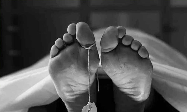 വീടിനുള്ളില്‍ അഞ്ചുപേരെ മരിച്ച നിലയില്‍ കണ്ടെത്തി; മരണപ്പെട്ടത് മൂന്ന് കുട്ടികളും മാതാവും സുഹൃത്തും 