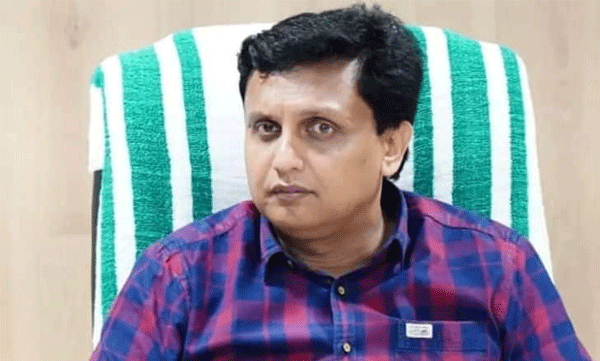 
 പൊതുമരാമത്ത് വകുപ്പ് ഇല്ലാത്ത റോഡ് നിര്‍മ്മാണത്തിന്റെ പേരില്‍ കരാറുകാരന് പണം നല്‍കി ; ഉദ്യോഗസ്ഥര്‍ക്കെതിരെ നടപടിയെടുത്ത് മന്ത്രി മുഹമ്മദ് റിയാസ്