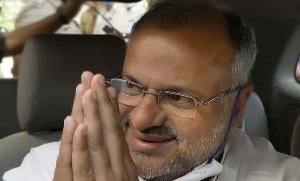 ജലന്ധര്‍ ബിഷപ്പ് ഫ്രാങ്കോ മുളയ്ക്കൽ രാജിവെച്ചു