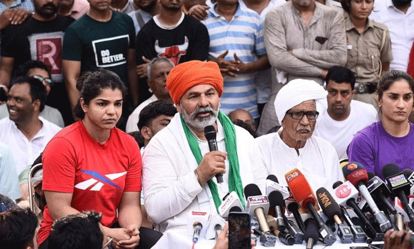 ബ്രിജ് ഭൂഷന്റെ അറസ്റ്റില്‍ കുറഞ്ഞൊന്നും പാടില്ല, കടുത്ത സമരം തുടങ്ങും: മുന്നറിയിപ്പുമായി കര്‍ഷക നേതാക്കള്‍
