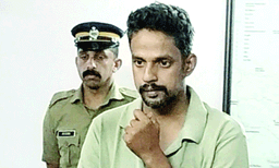 വിവാഹവാഗ്ദാനം നല്‍കി രണ്ടു മക്കളുളള ഹോംനഴ്സിനെ പീഡനത്തിന് ഇരയാക്കി ; ആന്ധ്രയില്‍ സ്‌കൂളില്‍ പഠിപ്പിക്കാനായി മുങ്ങി, നാലു മാസത്തിന് ശേഷം പ്രതി പിടിയില്‍