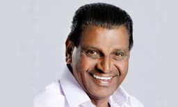 തിരുവഞ്ചൂര്‍ എ ഗ്രൂപ്പ്‌ വിടാന്‍ നിര്‍ബന്ധിതനായതിന്റെ പിന്നില്‍ സോളാര്‍ കമ്മിഷന്‍, തിരിച്ചടിയായ നിയമനം തിരുവഞ്ചൂരിനെ അവഗണിച്ച്; കോണ്‍ഗ്രസില്‍ തര്‍ക്കം