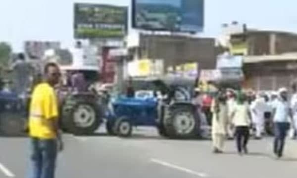 സൂര്യകാന്തി വിത്തിന് താങ്ങുവില ഉയര്‍ത്തണം; ഹരിയാനയില്‍ കര്‍ഷകരുടെ വന്‍ പ്രതിഷേധം

